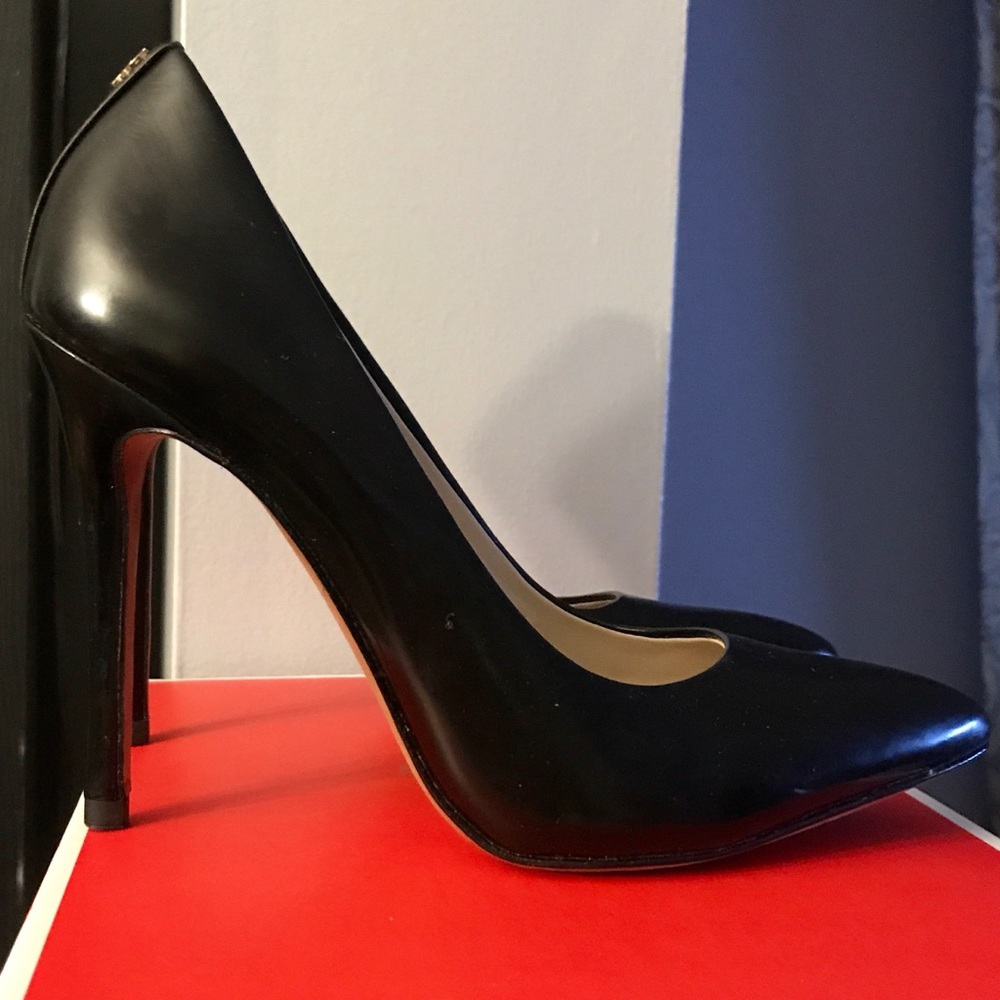 Woman's Coach heels pumps size 5M